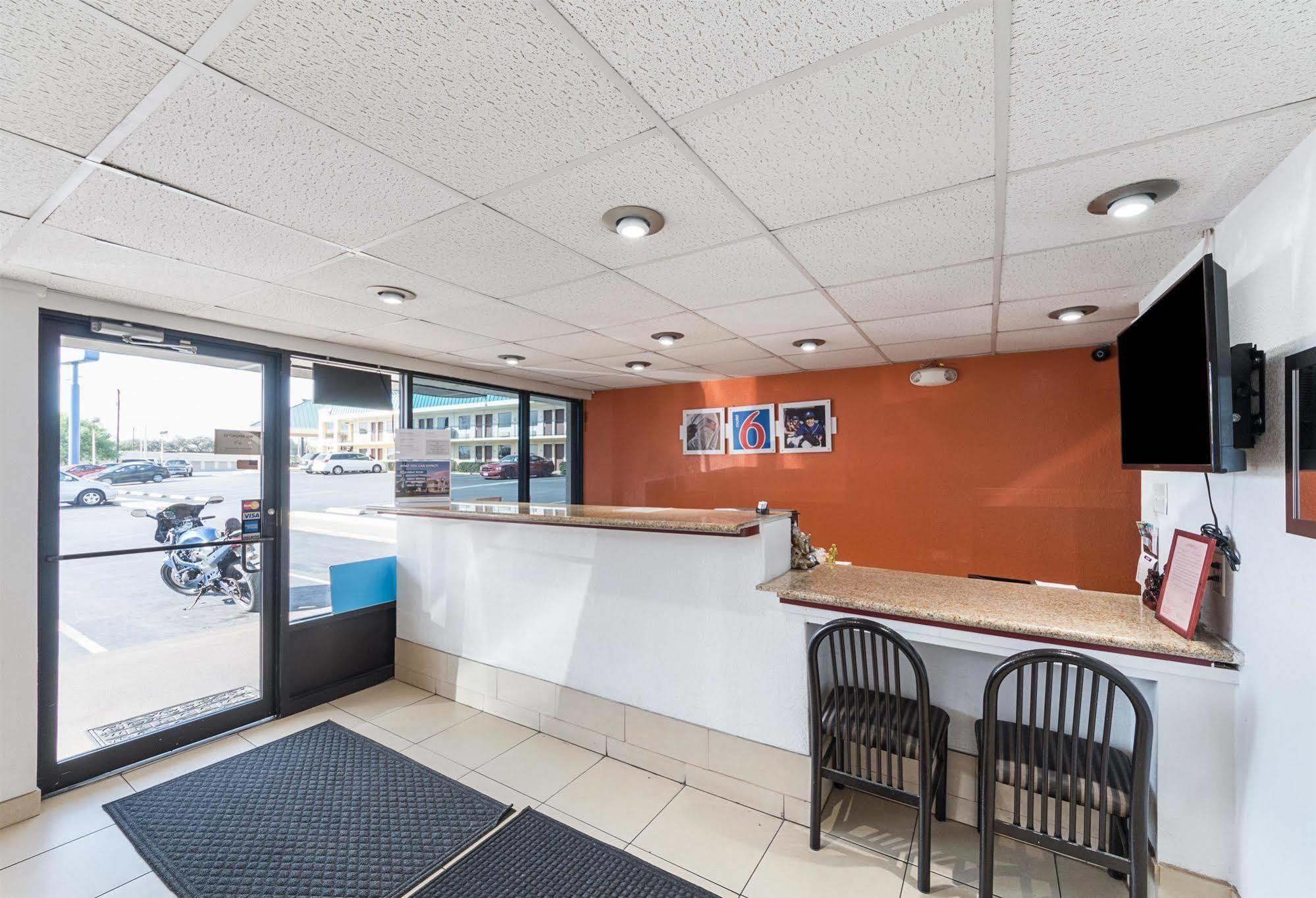 Motel 6 San Antonio Tx I10 West Екстериор снимка