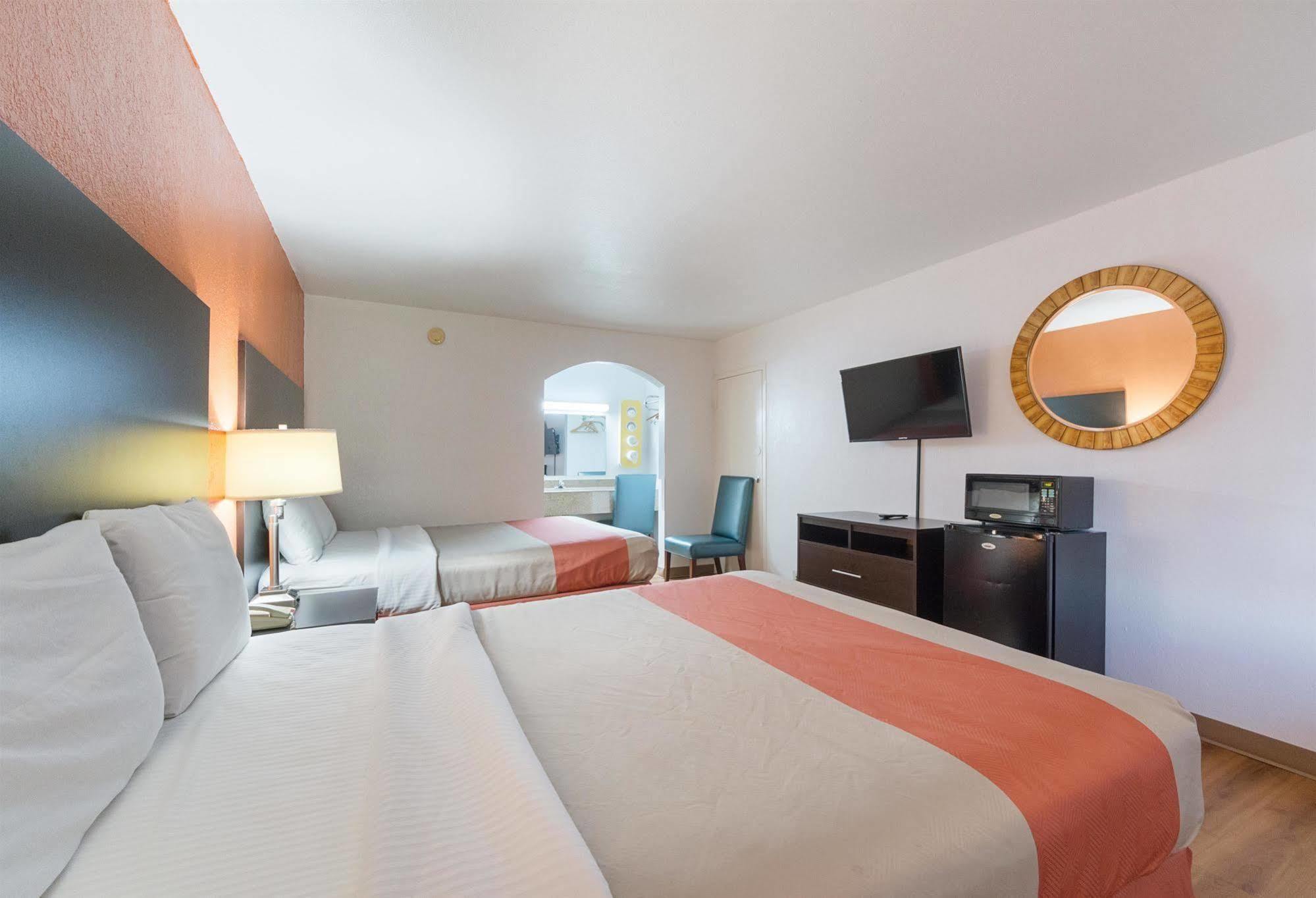 Motel 6 San Antonio Tx I10 West Екстериор снимка