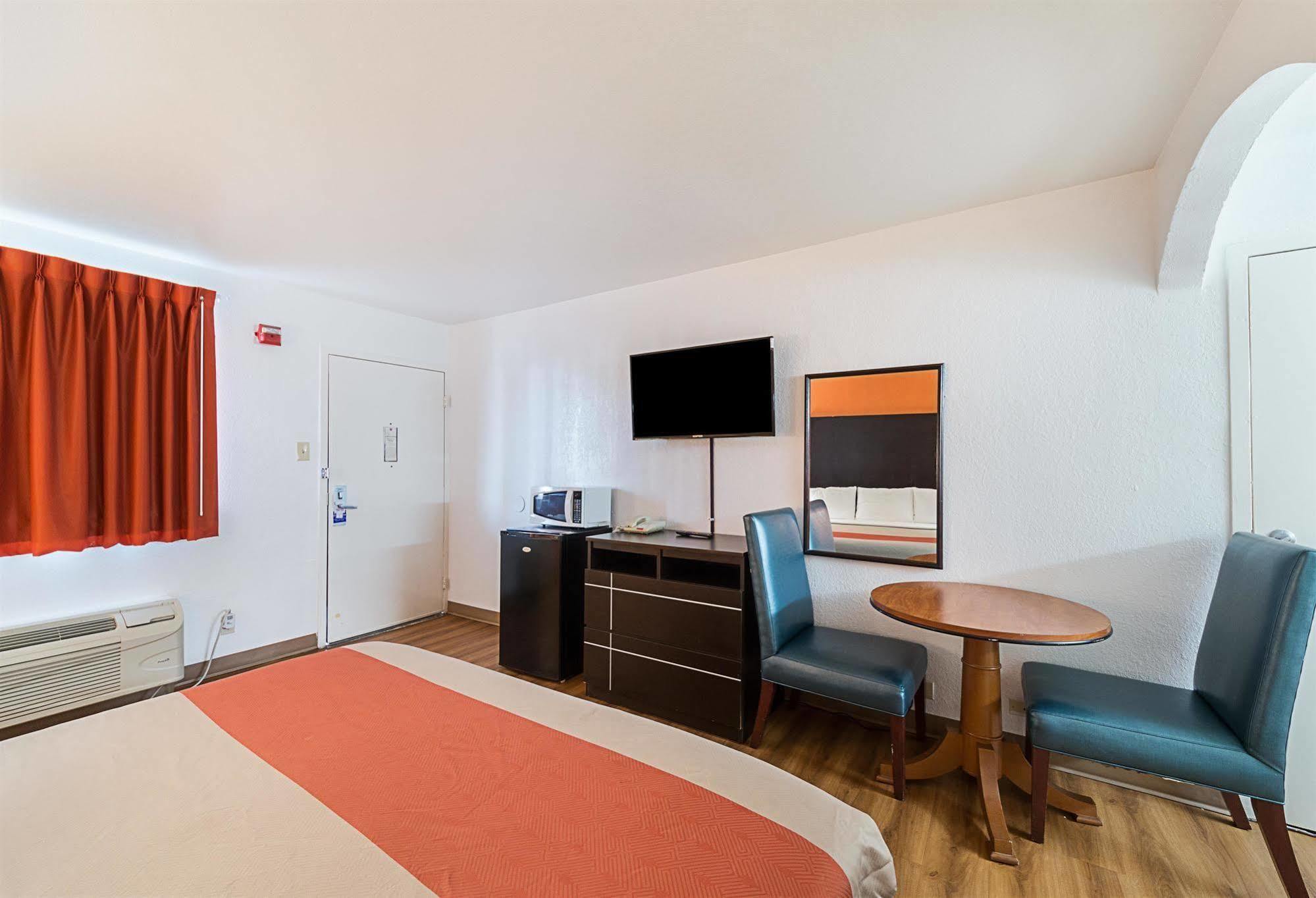 Motel 6 San Antonio Tx I10 West Екстериор снимка