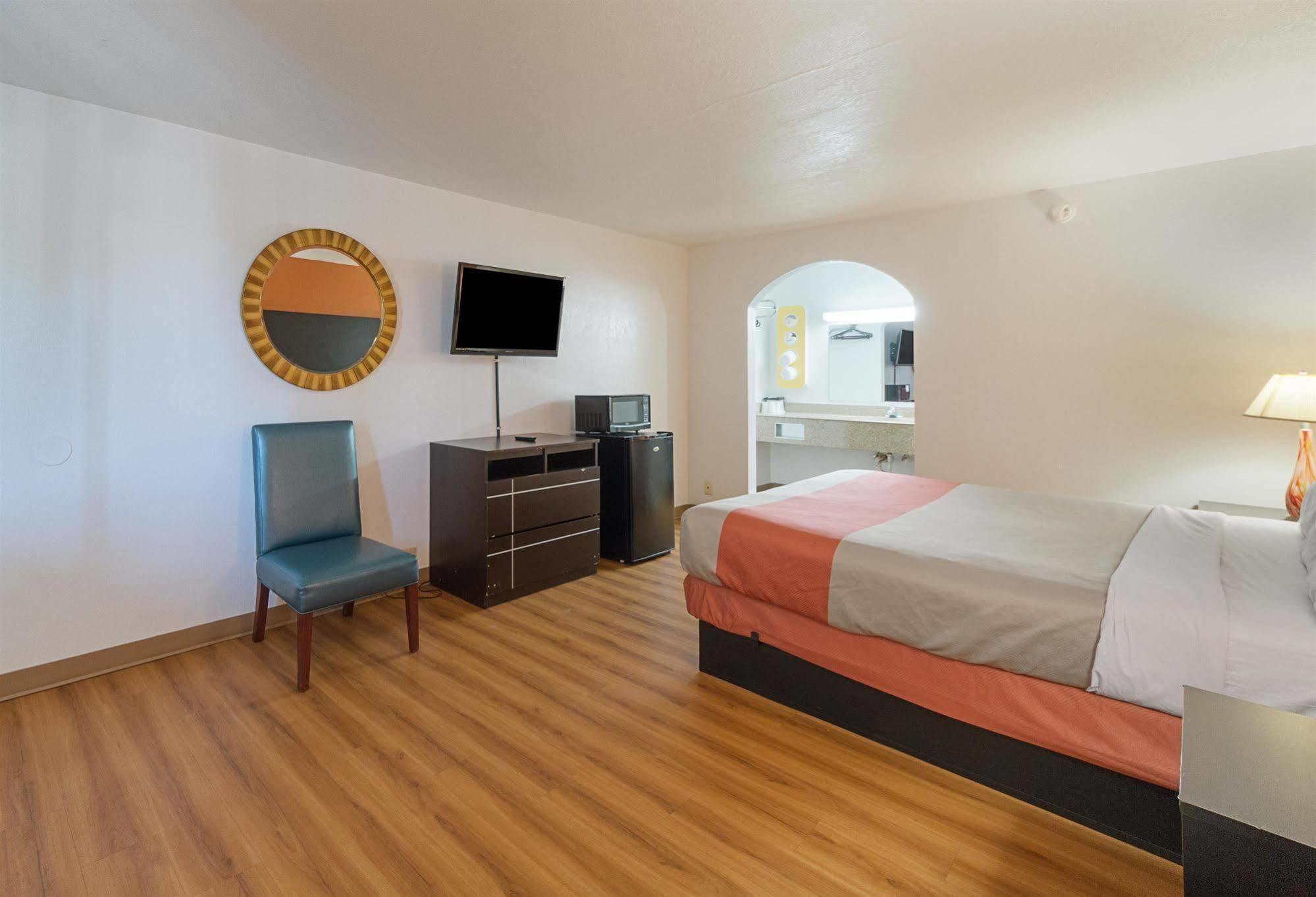 Motel 6 San Antonio Tx I10 West Екстериор снимка