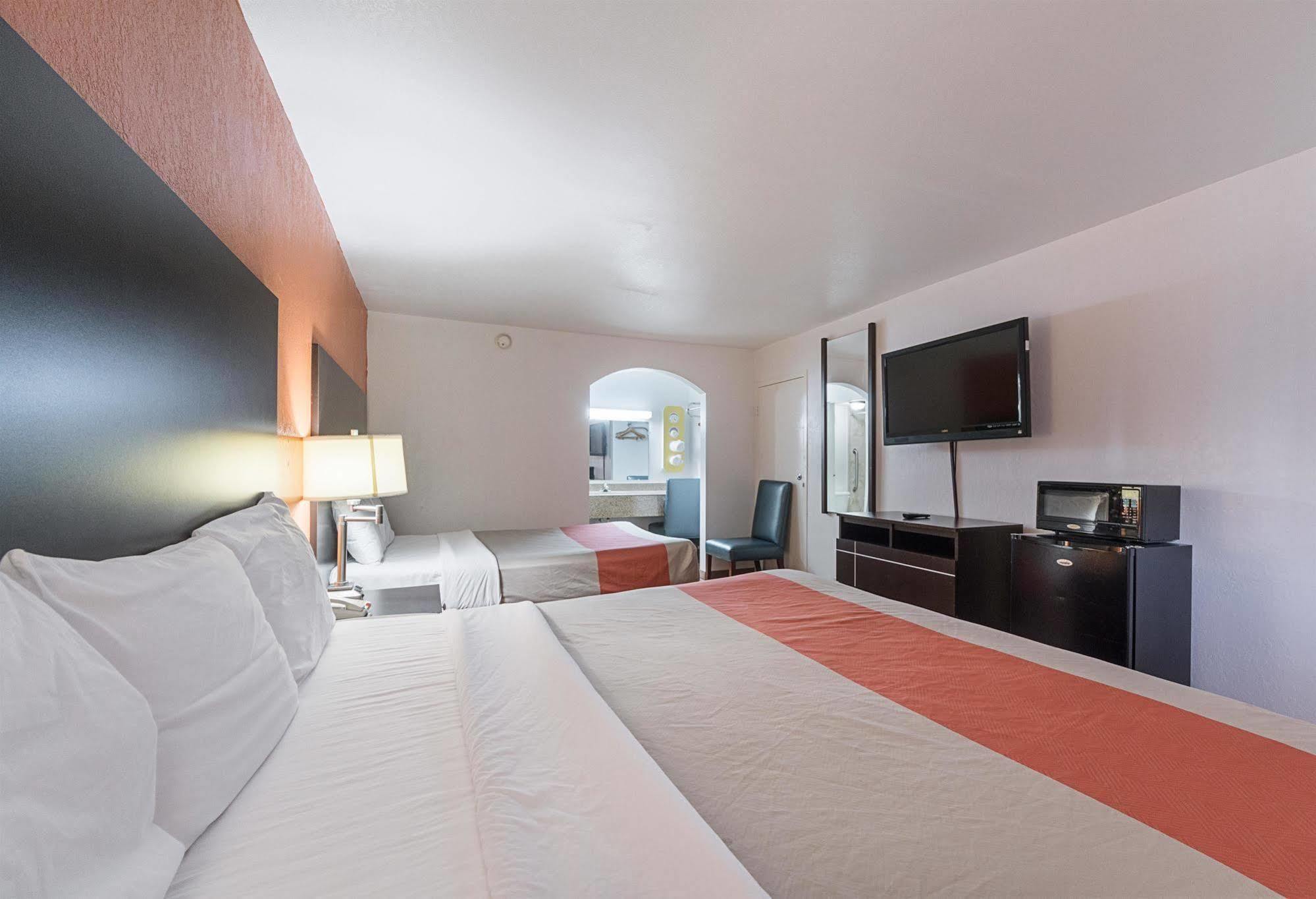 Motel 6 San Antonio Tx I10 West Екстериор снимка