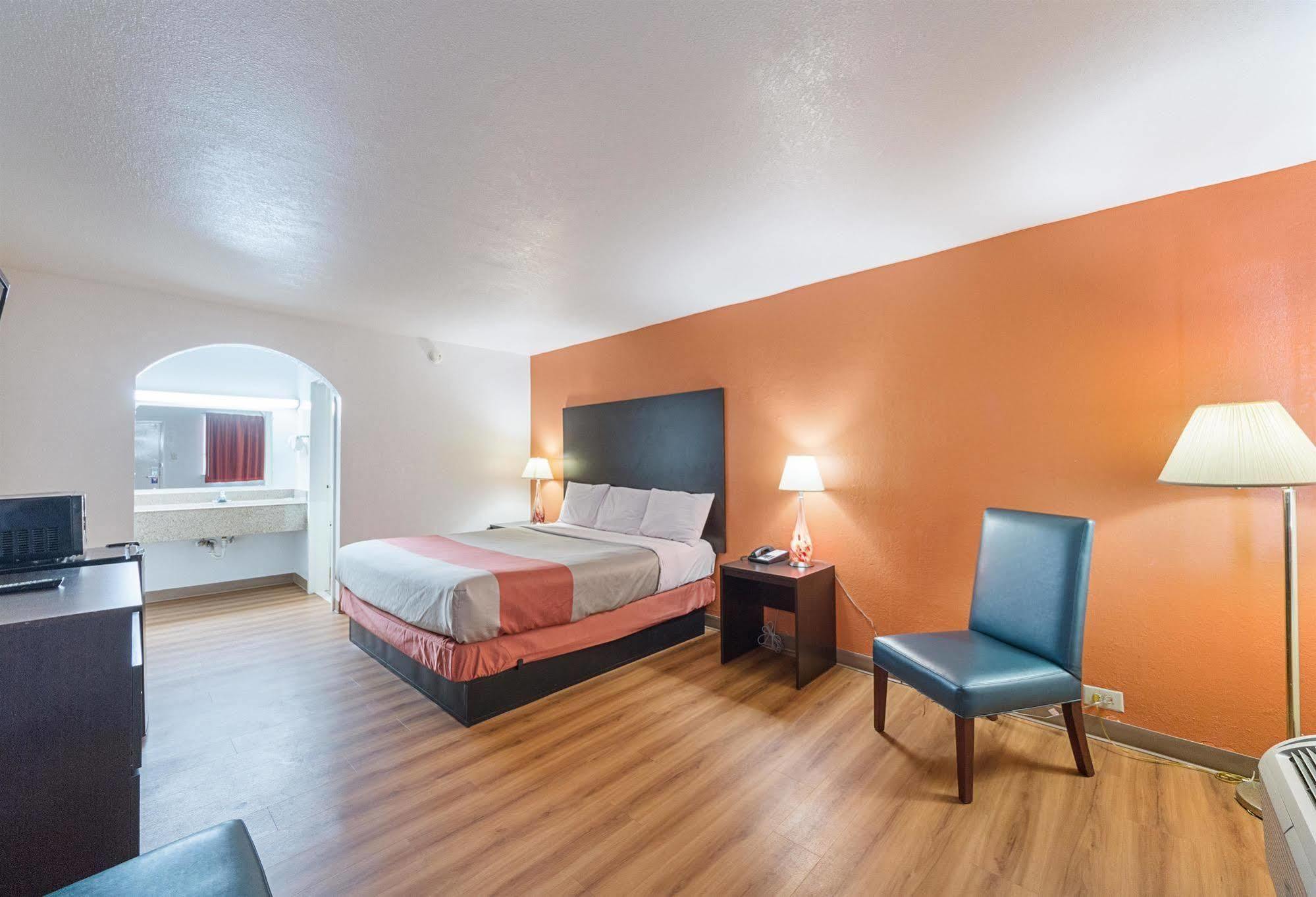 Motel 6 San Antonio Tx I10 West Екстериор снимка