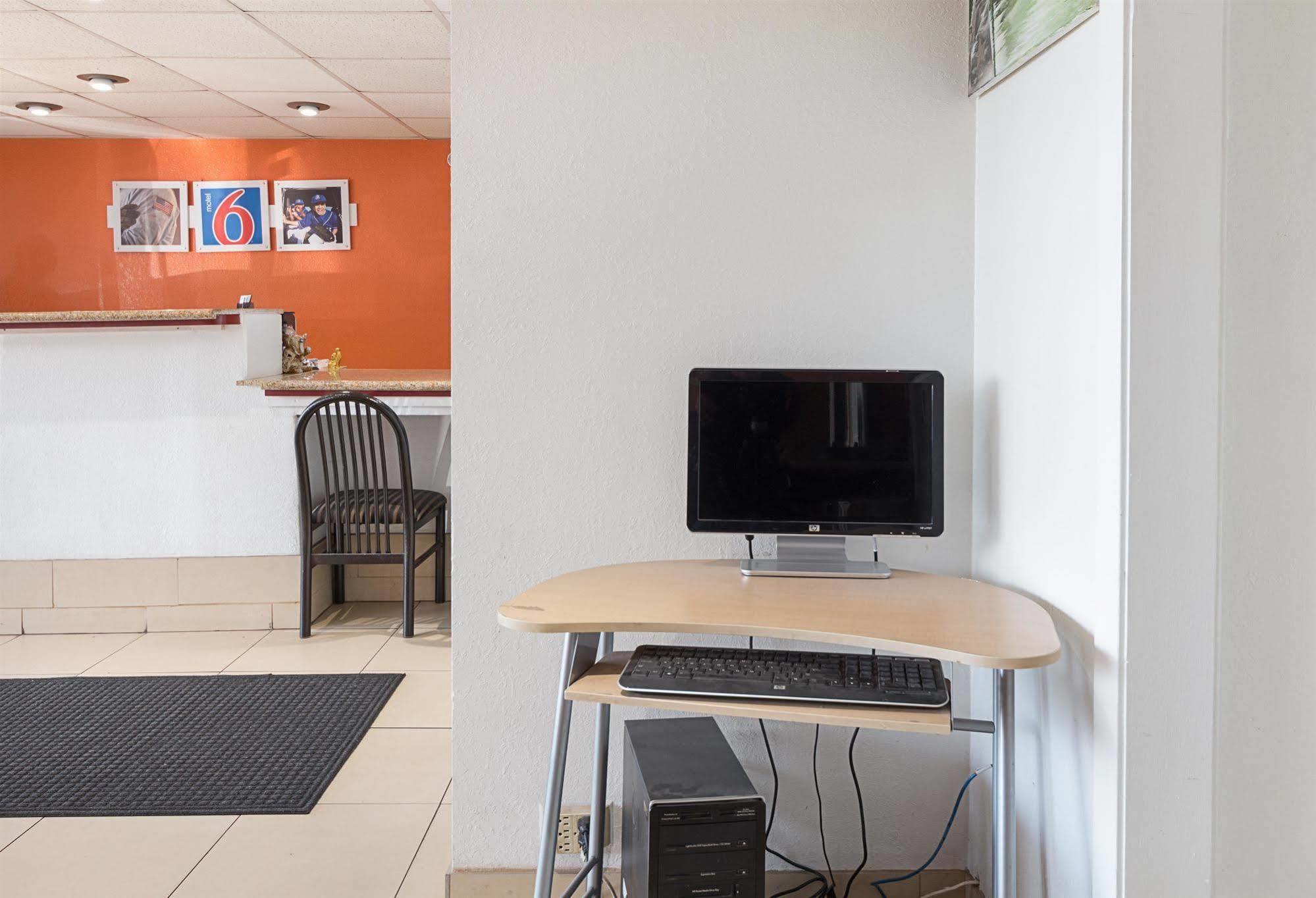 Motel 6 San Antonio Tx I10 West Екстериор снимка