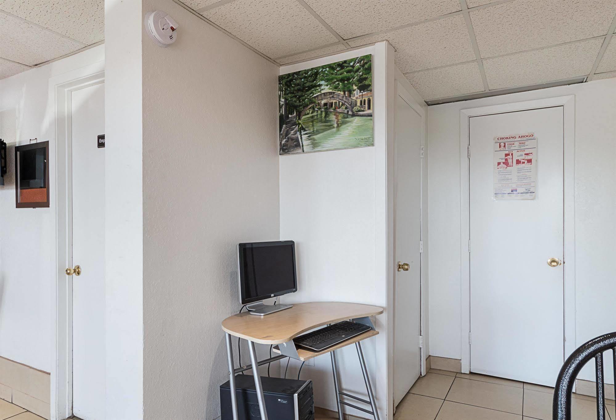 Motel 6 San Antonio Tx I10 West Екстериор снимка