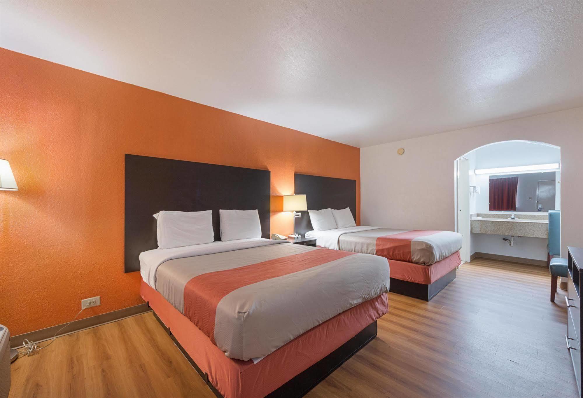 Motel 6 San Antonio Tx I10 West Екстериор снимка